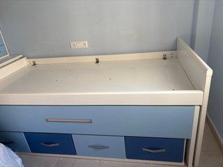 Mueble juvenil: cama nido, escritorio y estantería