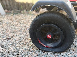 Kart de pedales BERG rojo