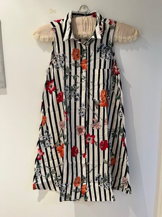 Stradivarius nuevo Vestido camisero rayas y flores