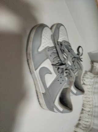 Zapatillas Nike Gris y Blanco Talla 39