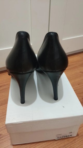 Zapatos de salón negros talla 39