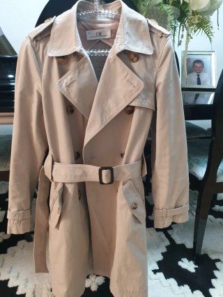 Gabardina Carolina Herrera Beige .