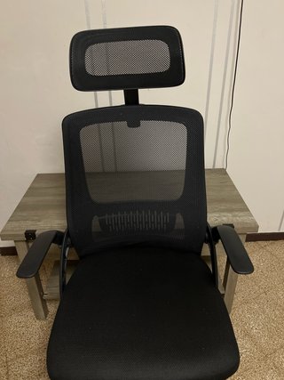 Silla de oficina ergonómica negra