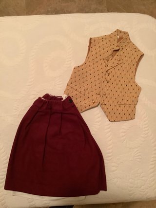 Traje fallero beige y rojo