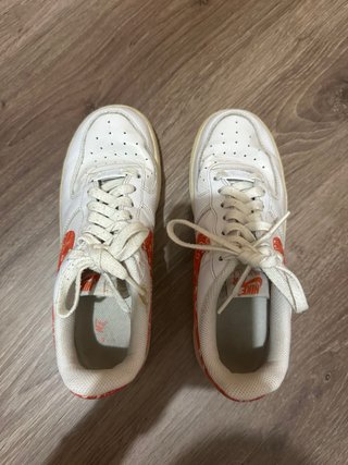 Nike Air Force 1 blancas y rojas Paisley