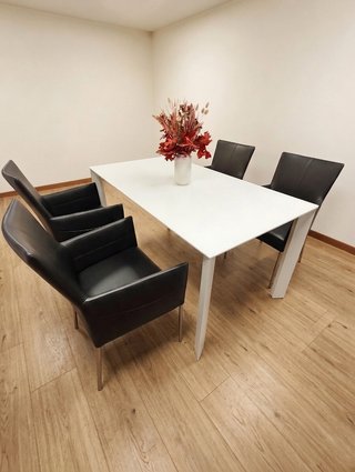 Mesa comedor extensible diseño moderno