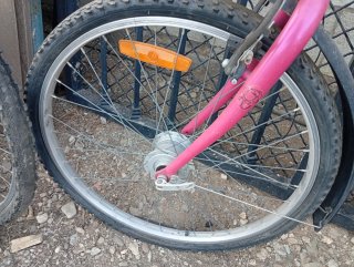 Bicicletas Btwin Blancas y Amarillas