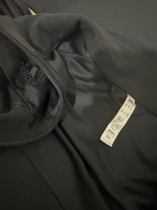 Sudadera Adidas cuello alto negra y dorada Talla M