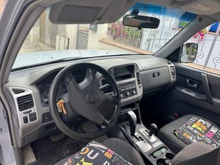Mitsubishi Montero 2006