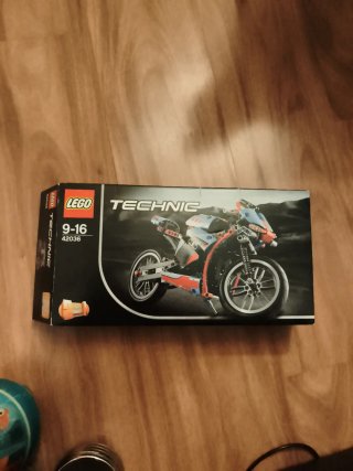 CAJA LEGO Technic Moto 42036 (9-16 años)