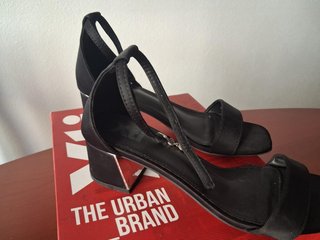 Tacones Xti Negros