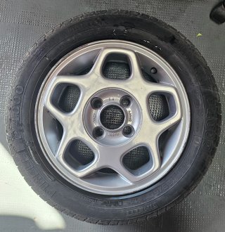 Llanta Ford Orión 185/60R14 Pirelli P4000