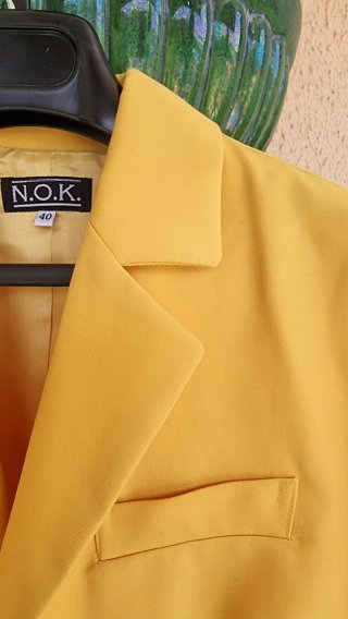 Chaqueta N.O.K. Amarilla Talla 40