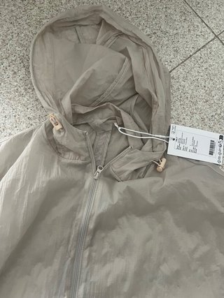 Set Antivento e Pantaloncini da Corsa Beige