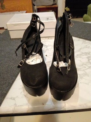 Zapato tacón ancho terciopelo negro