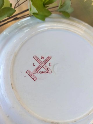 Plato de porcelana portuguesa