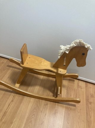 Caballo balancín de madera para niños