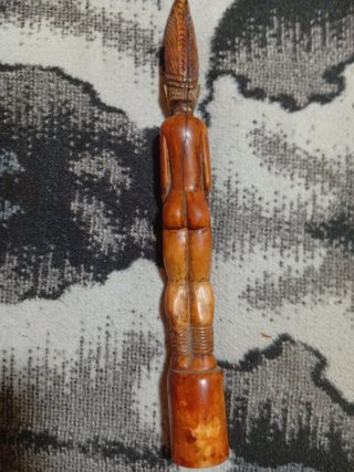 Figura Africana Tallada