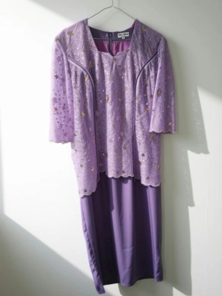 Vestido morado con lentejuelas