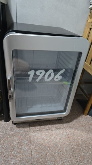 Vitrina/nevera Affligem 1906 180 NEGOCIABLES