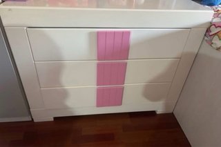 Tocador infantil blanco y rosa