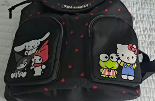 Mochila Hello Kitty Corazones Rojos