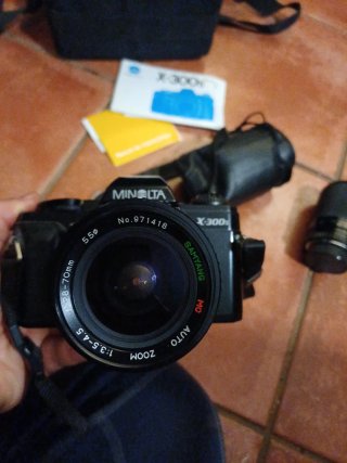 Camara reflex Minolta X-300s + 2 Objetivos Samyang