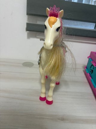 Caballo Barbie con música y movimiento