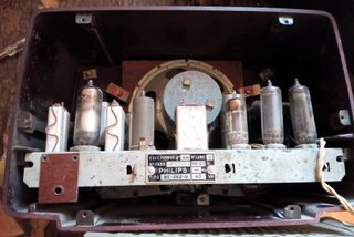 Radio de válvulas antigua Philips BE-262-U Años 50
