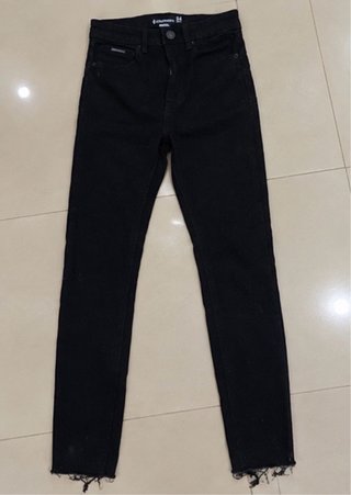 Pantalón vaquero negro Stradivarius
