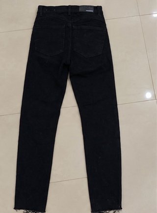 Pantalón vaquero negro Stradivarius