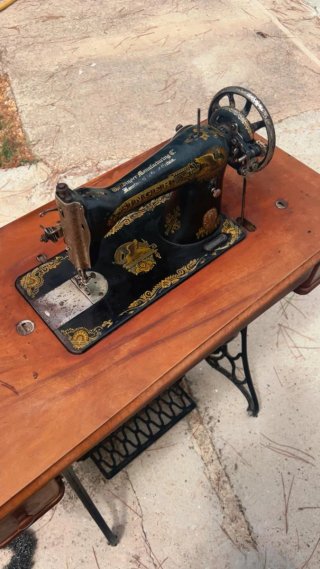 Máquina de coser Singer antigua
