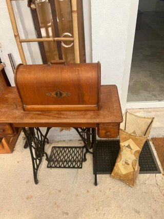 Máquina de coser Singer antigua