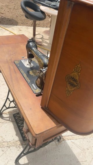 Máquina de coser Singer antigua