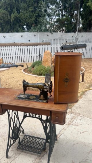 Máquina de coser Singer antigua