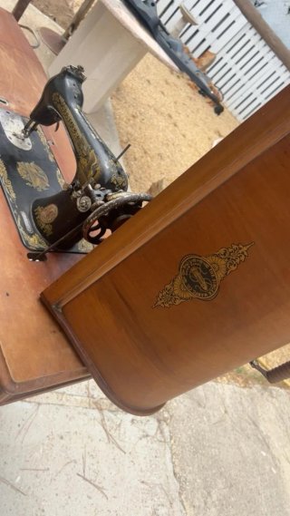 Máquina de coser Singer antigua