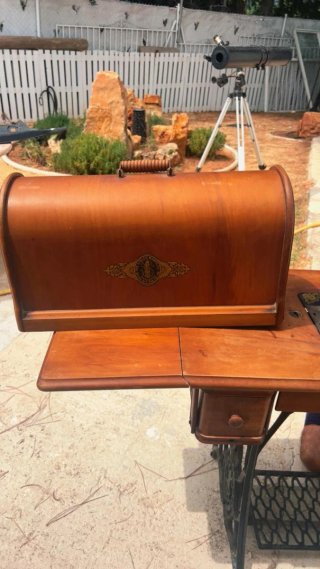 Máquina de coser Singer antigua