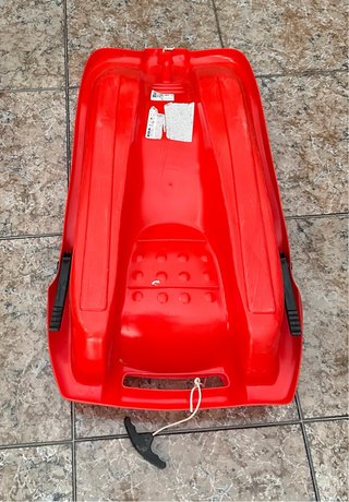 Dos trineos rojos