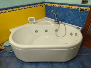 Vasca idromassaggio angolare Teuco
