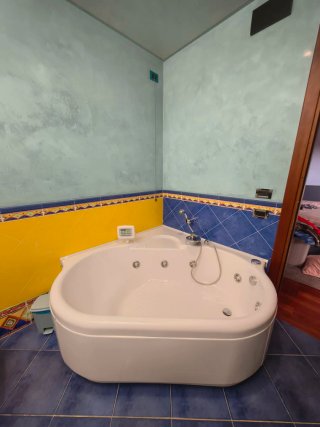 Vasca idromassaggio angolare Teuco