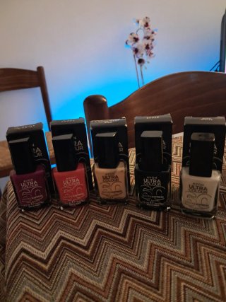 Avon Ultra Colour Smalto per Unghie