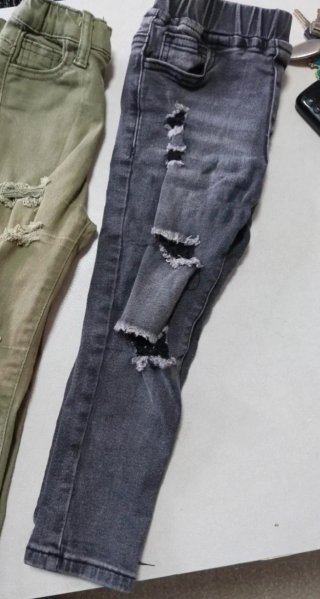 Lote 5 Pantalones Vaqueros Rotos Talla 4 Años