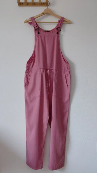 Peto rosa con estampado de pez