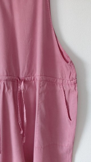 Peto rosa con estampado de pez