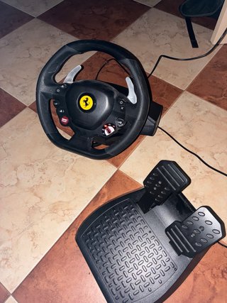 Volante Ferrari PS4/PS5/PC/Xbox