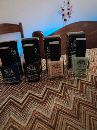 Avon Ultra Colour Smalto 4pz