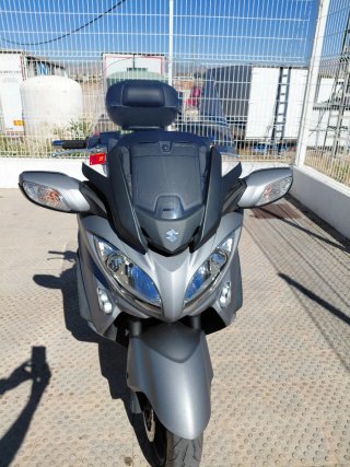 Suzuki Burgman Maxi Scooter Plata