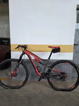 Bicicleta Rockrider 29 Roja y Negra