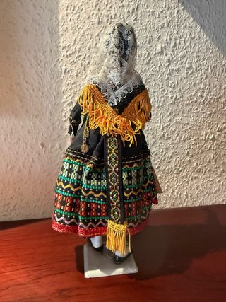 Bella bambola regionale antica di Marín Chiclana, modello 'Joven Salmantina' - charro