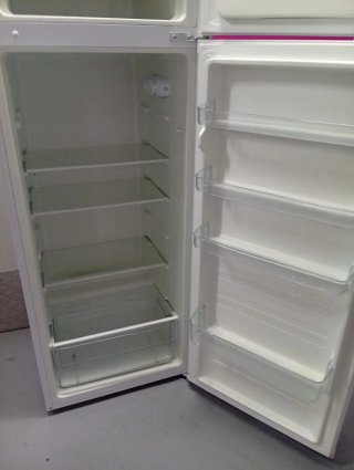 Nevera pequeña blanca Teka